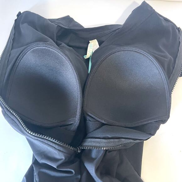 SEA LEVEL AUSTRALIA NWT Essentials Short Sleeve One Piece in Black Size US 12 - Picture 10 of 15